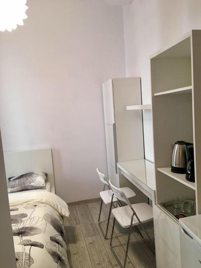 Auberge de jeunesse Orion à Cracovie Extérieur photo