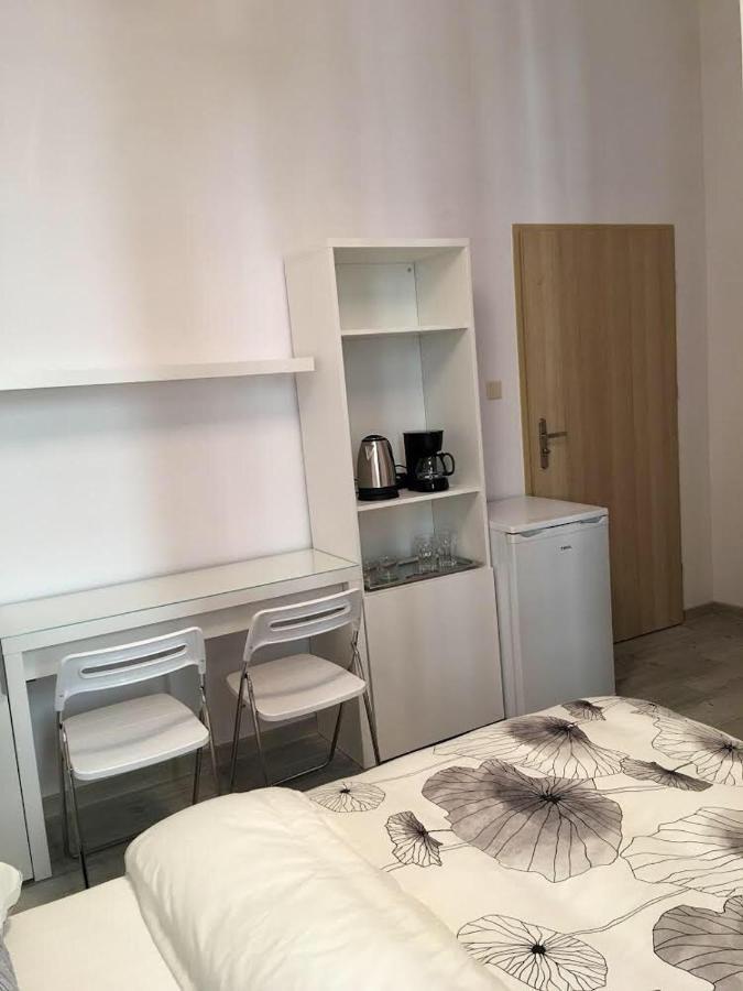 Auberge de jeunesse Orion à Cracovie Extérieur photo